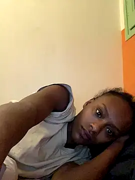 Snapshot of ___Hannah___ chatting on December 14, 2025, 9:26 am Hannah online show from December 14, 2025, 9:26 am