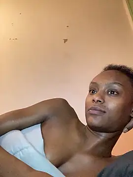 Snapshot of ___Hannah___ chatting on December 15, 2025, 1:06 pm Hannah online show from December 15, 2025, 1:06 pm