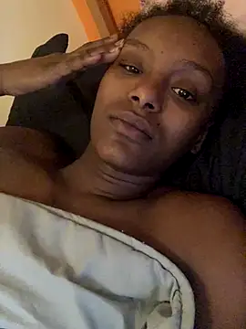 Snapshot of ___Hannah___ chatting on December 16, 2025, 5:55 am Hannah online show from December 16, 2025, 5:55 am