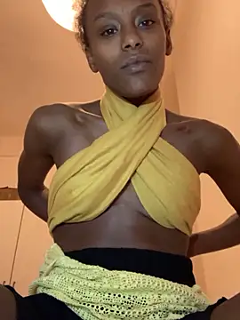 Snapshot of ___Hannah___ chatting on December 2, 2025, 10:28 am Hannah online show from December 2, 2025, 10:28 am