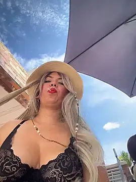 Snapshot of IsaSantoDomingo chatting on December 4, 2025, 2:27 pm IsaSantoDomingo online show from December 4, 2025, 2:27 pm