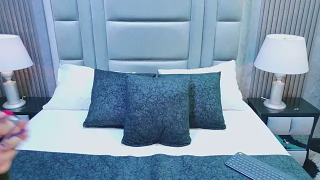 Snapshot of MadysonMiler chatting on December 4, 2025, 12:26 pm MadysonMiler online show from December 4, 2025, 12:26 pm