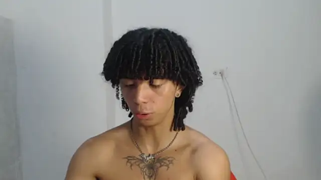 Snapshot of kim_curlyy chatting on August 4, 2026, 3:05 pm kim curlyy online show from August 4, 2026, 3:05 pm