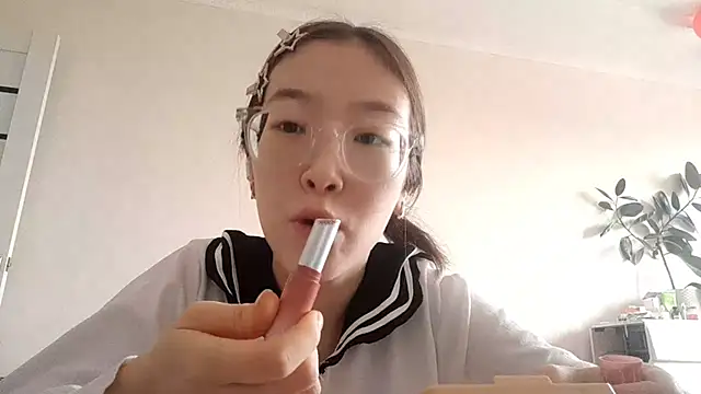 Snapshot of MollyTiger chatting on December 2, 2025, 5:31 am MollyTiger online show from December 2, 2025, 5:31 am