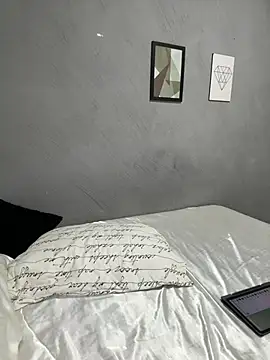 liz macieel online show from July 8, 2026, 2:24 am