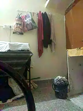 Snapshot of chiyalove chatting on December 2, 2025, 5:20 am chiyalove online show from December 2, 2025, 5:20 am