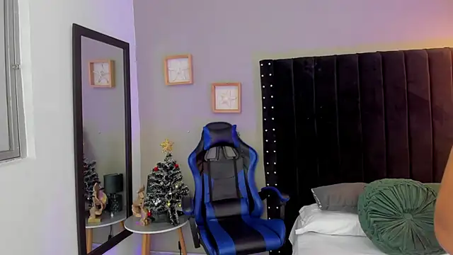 Snapshot of Bryan_robayo5 chatting on December 5, 2025, 11:31 am Bryan robayo5 online show from December 5, 2025, 11:31 am