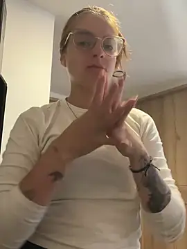 Celestte gold online show from February 23, 2026, 1:33 pm