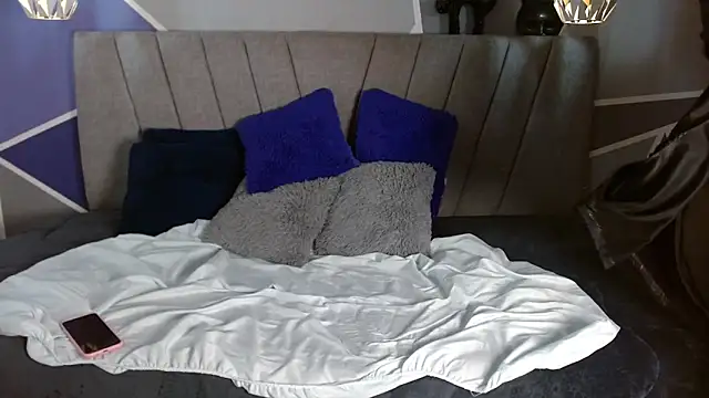 Queen shanel1 online show from November 28, 2025, 1:11 pm