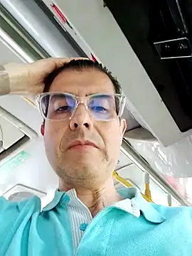 Snapshot of Fuegosutil chatting on November 29, 2025, 3:45 pm Fuegosutil online show from November 29, 2025, 3:45 pm