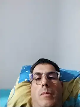 Snapshot of Fuegosutil chatting on December 16, 2025, 11:03 am Fuegosutil online show from December 16, 2025, 11:03 am