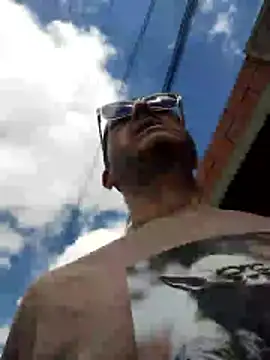 Snapshot of Fuegosutil chatting on January 7, 2026, 3:28 pm Fuegosutil online show from January 7, 2026, 3:28 pm