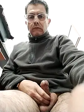 Fuegosutil online show from July 28, 2026, 10:42 pm
