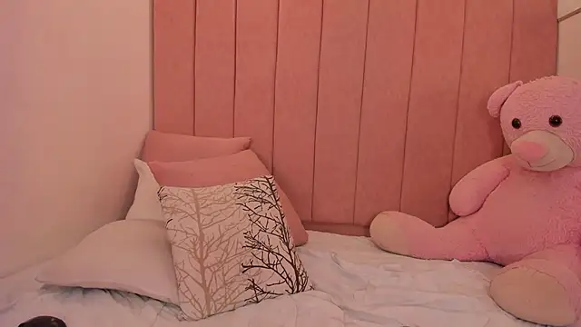 sussy lonndun online show from December 13, 2025, 8:04 pm