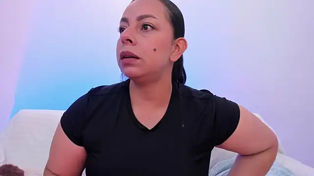 Snapshot of jimena_chic1 chatting on June 6, 2026, 9:20 pm jimena chic1 online show from June 6, 2026, 9:20 pm