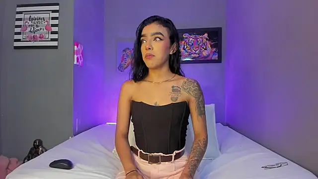 VictoriaMeller online show from December 17, 2025, 10:04 pm