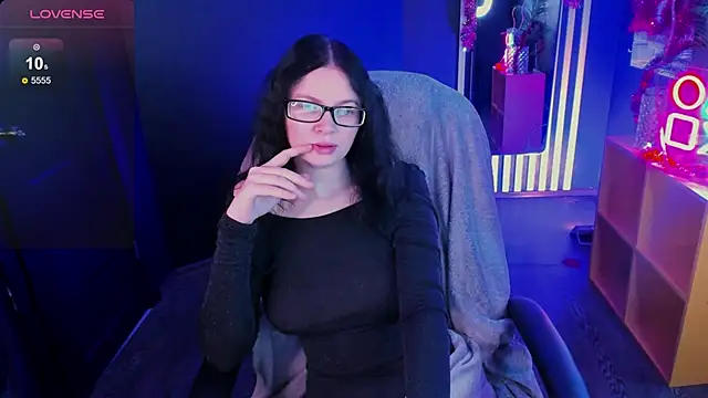 Snapshot of Lisa_Nerdy chatting on December 15, 2025, 10:21 am Lisa Nerdy online show from December 15, 2025, 10:21 am