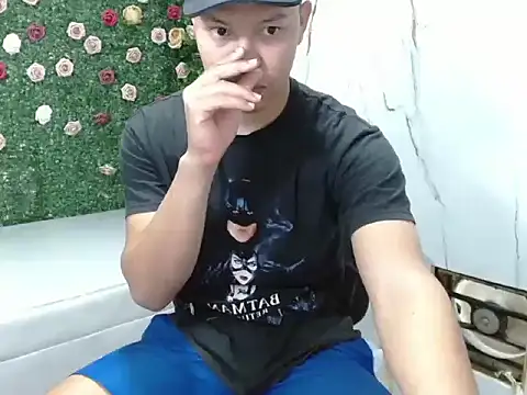 Snapshot of marcus_20 chatting on December 3, 2025, 1:43 pm marcus 20 online show from December 3, 2025, 1:43 pm