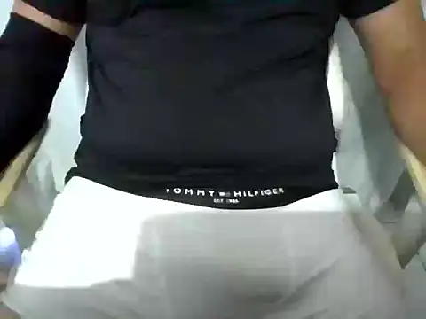 Snapshot of Maxsex7771 chatting on December 14, 2025, 6:24 pm Maxsex7771 online show from December 14, 2025, 6:24 pm