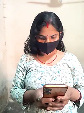 Pooja bhabhi00 online show from February 4, 2026, 6:30 am