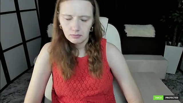 Snapshot of KathrineMeyer chatting on December 4, 2025, 2:32 am KathrineMeyer online show from December 4, 2025, 2:32 am