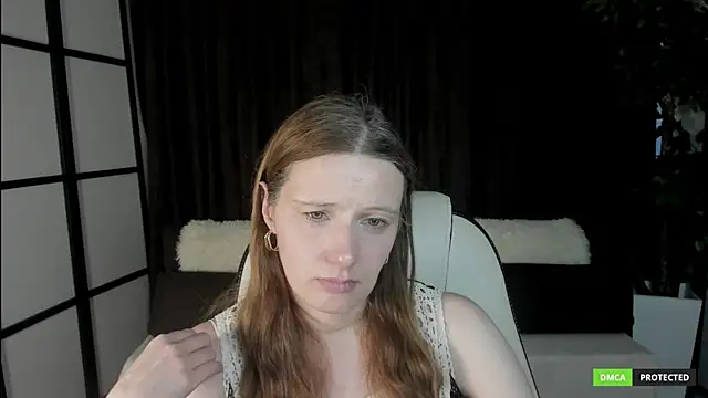 Snapshot of KathrineMeyer chatting on December 2, 2025, 7:21 am KathrineMeyer online show from December 2, 2025, 7:21 am