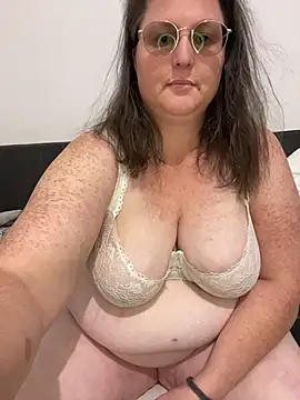 bea french curvy online show from May 2, 2026, 8:14 pm
