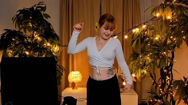 Snapshot of AsiaBritney chatting on November 27, 2025, 1:22 pm AsiaBritney online show from November 27, 2025, 1:22 pm