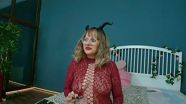 Snapshot of Cougar_Milff chatting on June 14, 2026, 7:59 pm Cougar Milff online show from June 14, 2026, 7:59 pm