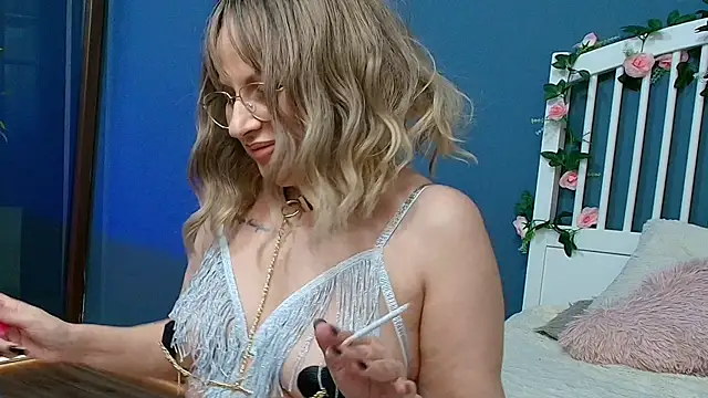 Snapshot of Cougar_Milff chatting on June 1, 2026, 8:08 pm Cougar Milff online show from June 1, 2026, 8:08 pm