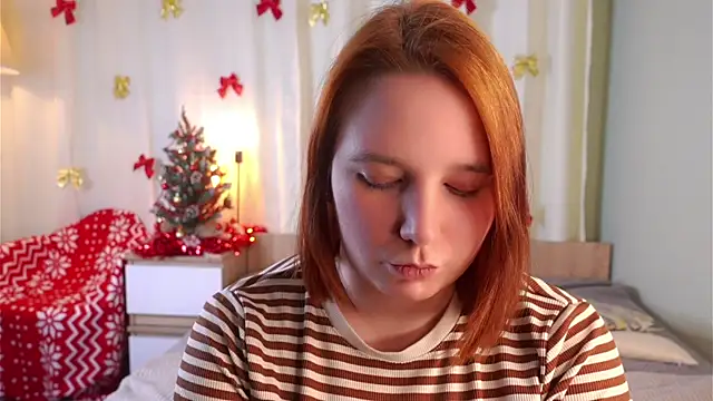 Snapshot of GwendaWhetham chatting on December 15, 2025, 11:05 am GwendaWhetham online show from December 15, 2025, 11:05 am