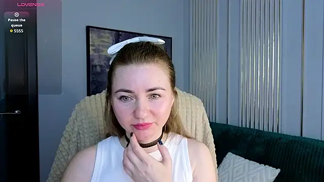 SofiAngela online show from February 8, 2026, 1:03 am