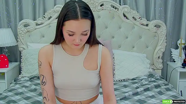 StellaGregory online show from December 4, 2025, 2:38 pm