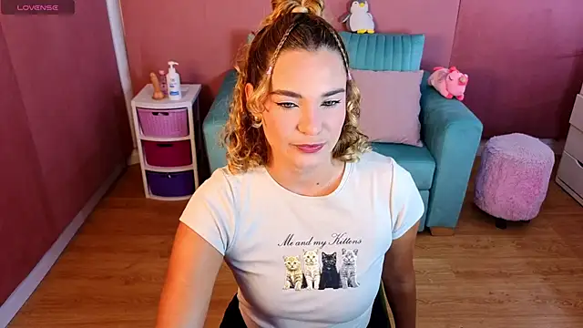 Snapshot of AdharaWo chatting on December 4, 2025, 1:21 pm AdharaWo online show from December 4, 2025, 1:21 pm