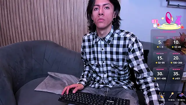 Snapshot of LiamShelby chatting on December 14, 2025, 3:13 am LiamShelby online show from December 14, 2025, 3:13 am