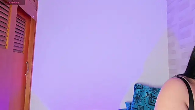 Snapshot of julieta_jane_s chatting on December 14, 2025, 7:30 pm julieta jane s online show from December 14, 2025, 7:30 pm