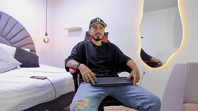 MatthewCullen online show from February 25, 2026, 4:34 am