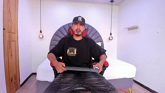 MatthewCullen online show from February 3, 2026, 7:41 pm