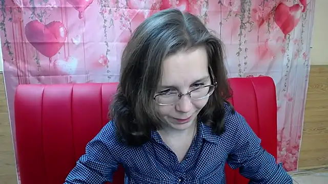 Snapshot of DaisyEdit chatting on February 15, 2026, 6:14 am DaisyEdit online show from February 15, 2026, 6:14 am