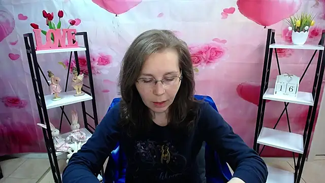 Snapshot of DaisyEdit chatting on May 16, 2026, 5:17 am DaisyEdit online show from May 16, 2026, 5:17 am