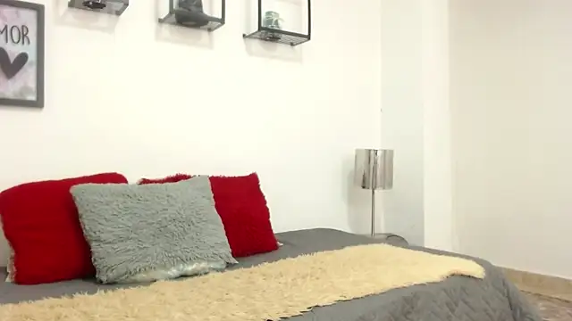 Snapshot of LindaWalker_ chatting on December 18, 2025, 7:29 pm LindaWalker online show from December 18, 2025, 7:29 pm