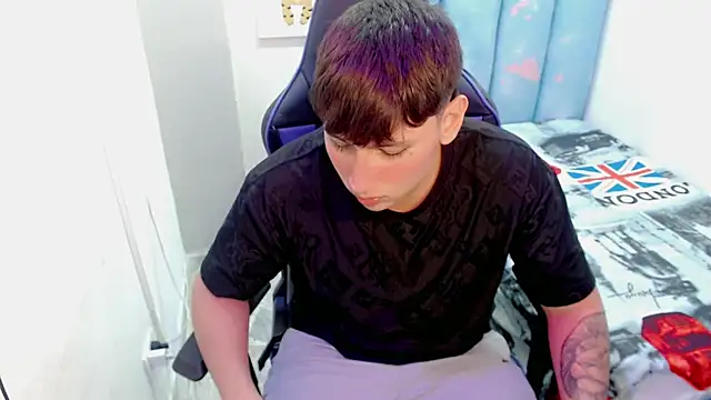 d moneyy  online show from November 28, 2025, 8:31 pm