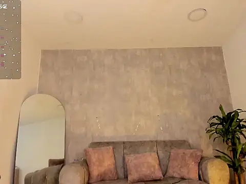 miacoopersx  online show from December 3, 2025, 12:59 pm