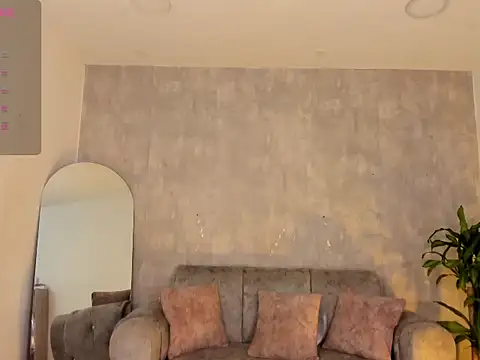 miacoopersx  online show from December 2, 2025, 12:29 pm