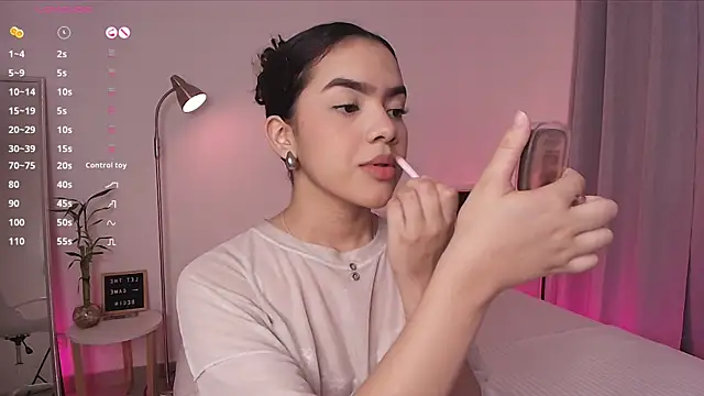 Snapshot of fluffycurls chatting on February 15, 2026, 11:31 am fluffycurls online show from February 15, 2026, 11:31 am