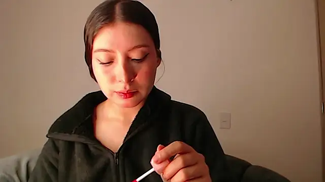 Snapshot of -Ivonny- chatting on December 5, 2025, 9:01 pm -Ivonny- online show from December 5, 2025, 9:01 pm