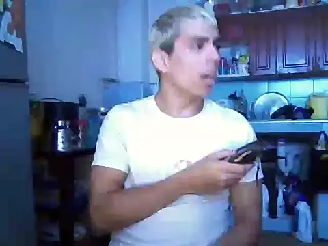 Snapshot of arturo__butera chatting on December 16, 2025, 4:11 pm arturo butera online show from December 16, 2025, 4:11 pm