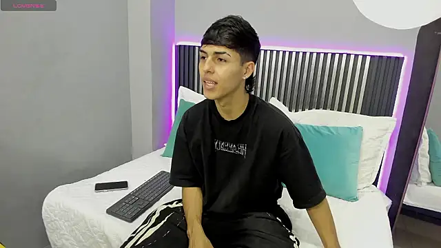 Ethan Jamees online show from March 3, 2026, 8:16 pm