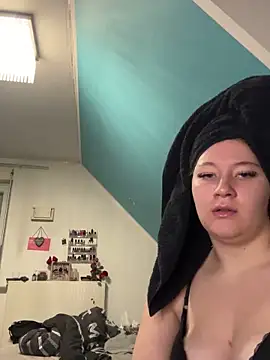 mellixxa online show from December 19, 2025, 1:35 pm