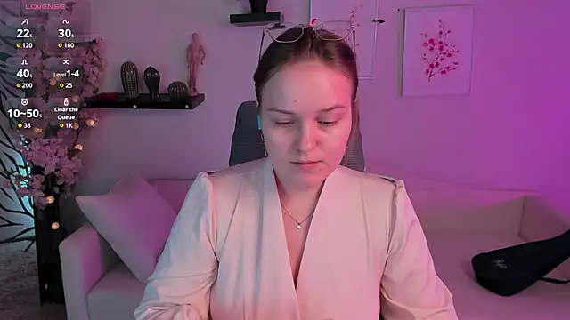 Snapshot of Rada_Reiss chatting on November 30, 2025, 3:46 pm Rada Reiss online show from November 30, 2025, 3:46 pm